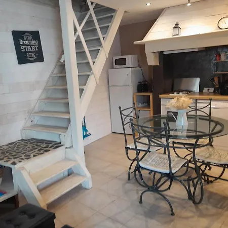 Le Patio Aux Hirondelles Holiday home *